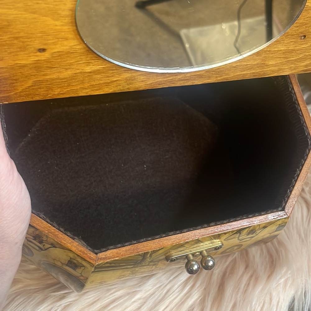 Vintage 1970’s Dutch Anton Pieck Decoupage Octagon Wooden Purse, Bakelite Handle - Picture 6 of 10